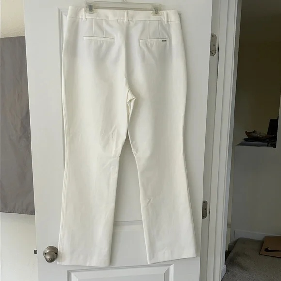 White House Black Market Off-White Slim Trousers - Picture 3 of 4